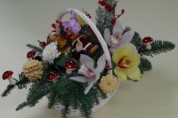 Подарочная корзина. Принимаем заказы на новогоднюю флористику